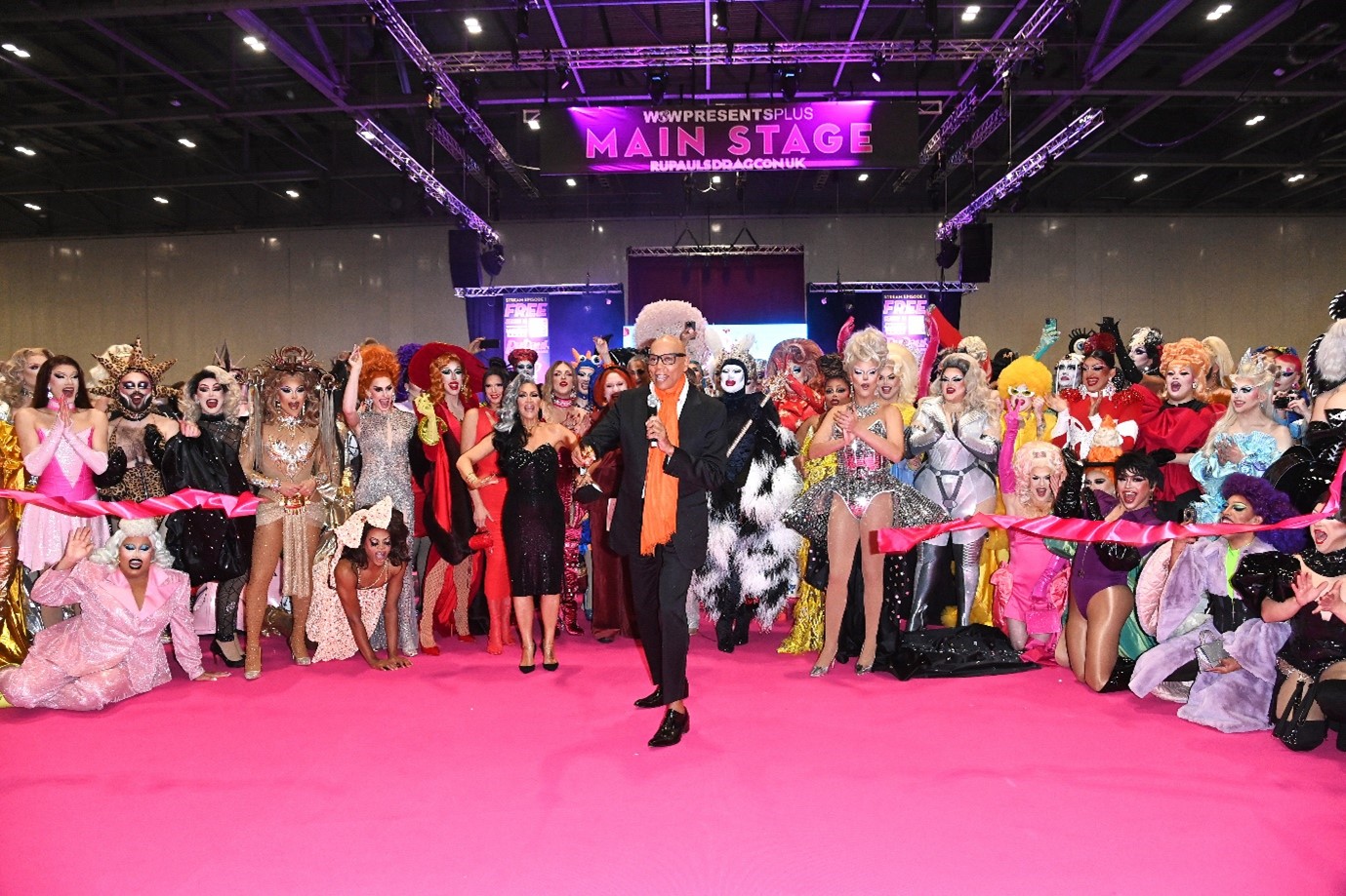 RuPaul, Michelle Visage and queens at RuPaul's DragCon UK – Photo Credit - Getty Images - Dave Benett World of Wonder Productions